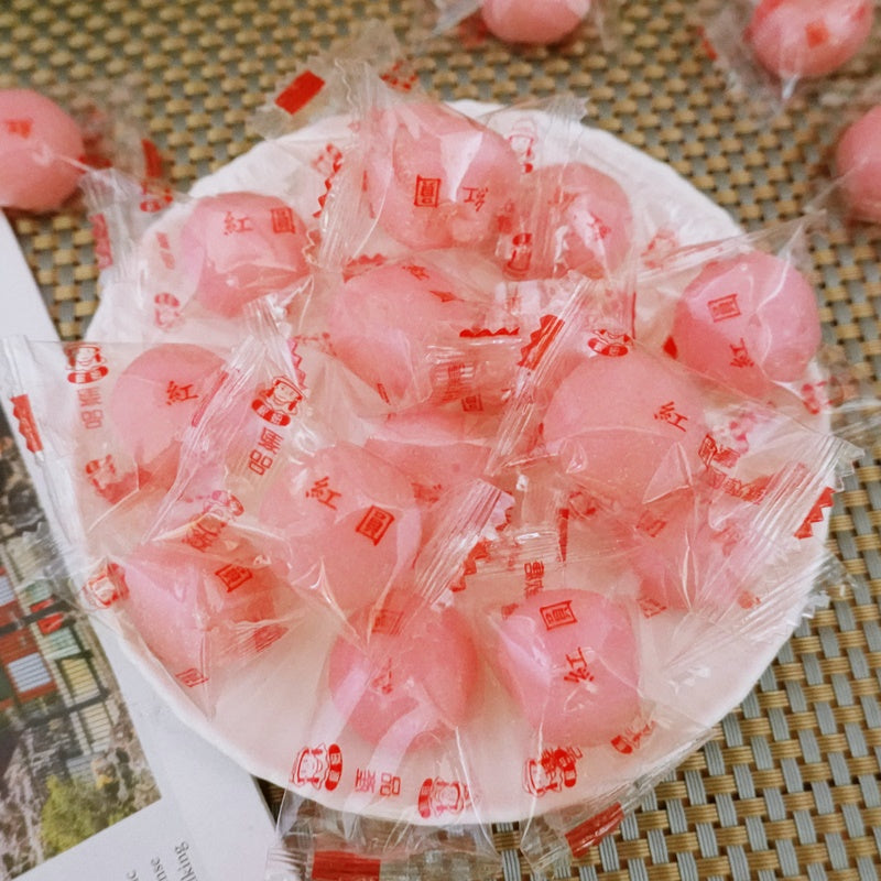 red round gummy candy